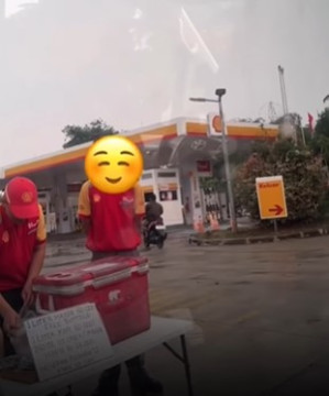 Pegawai SPBU Shell berjualan kopi. (instagram)